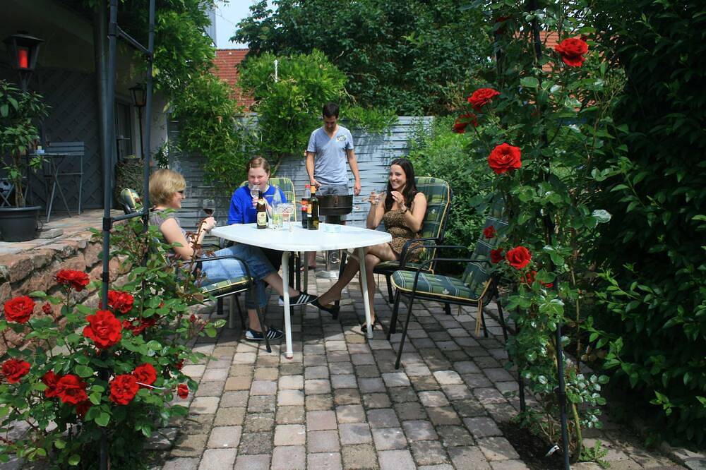 Geheel appartement, Kamer met meerdere bedden 2-4 personen met kitchenette - pension Hauser in Europa-Park, Rust