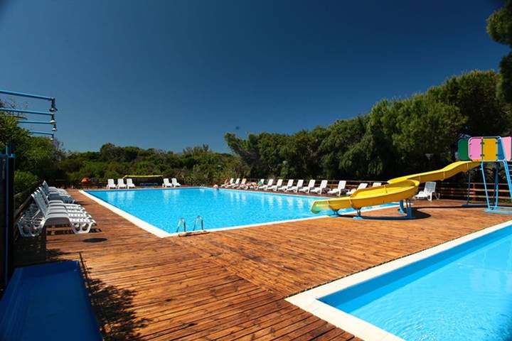 Casa vacanza per 7 persone con piscina in Is Arenas, Cuglieri