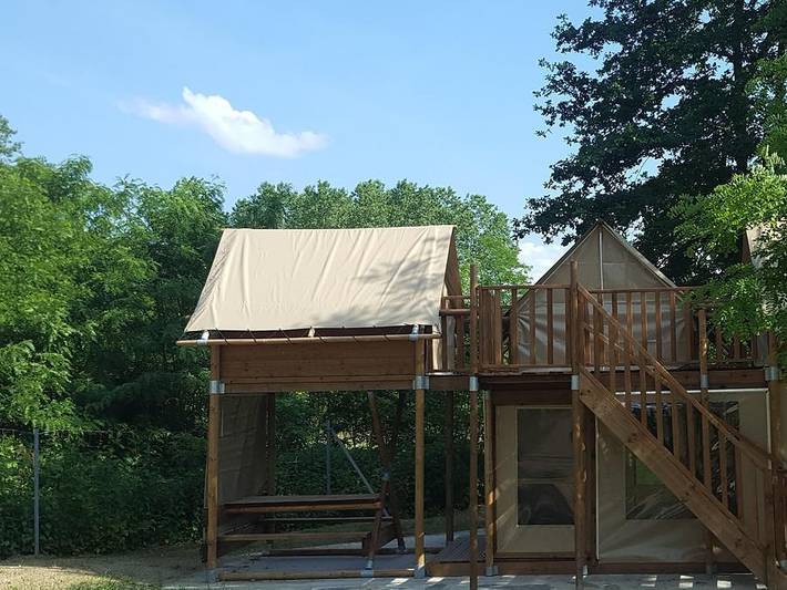 Camping pour 6 personnes dans l' Ain - 2