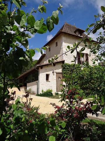 Gîte pour 9 personnes, avec jardin ainsi que piscine et terrasse dans Lac de l'Escourou