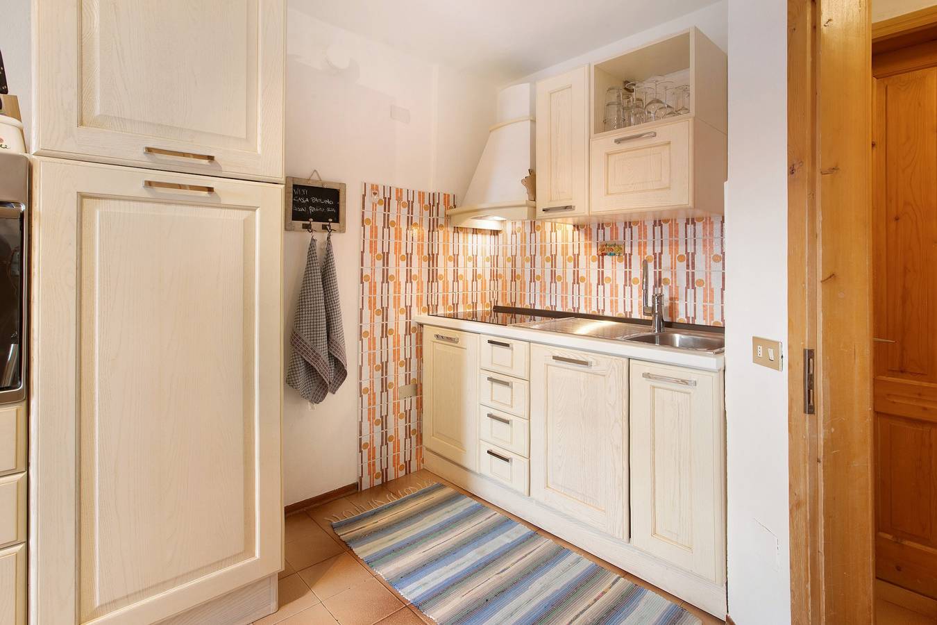 Entire apartment, Holiday Apartment "Pablo" near Slopes with Balcony & Wi-Fi in Livigno (Town), Livigno