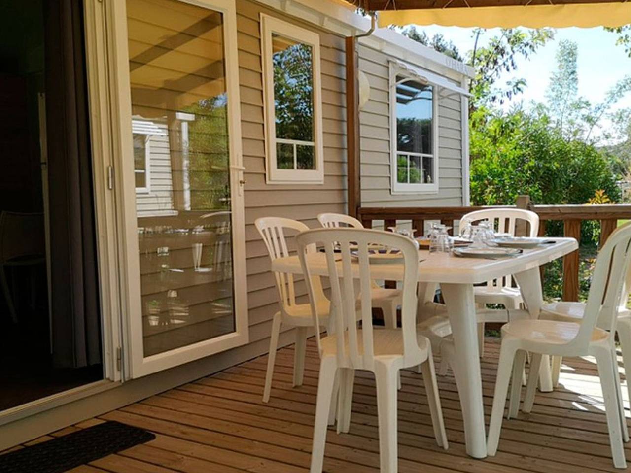 Comfortable Mobile Home with Terrace in Collias in Collias, Nimes region