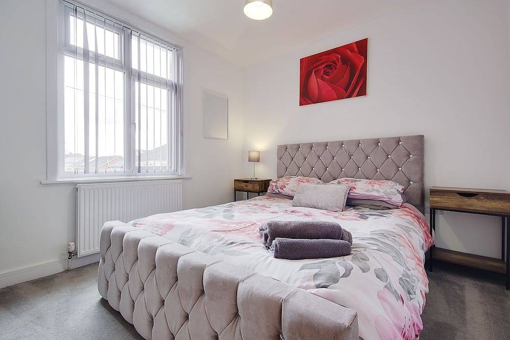 Ganze Wohnung, Apartment-Eigenes Badezimmer-683 Wimborne Road in Bournemouth, Südwestengland