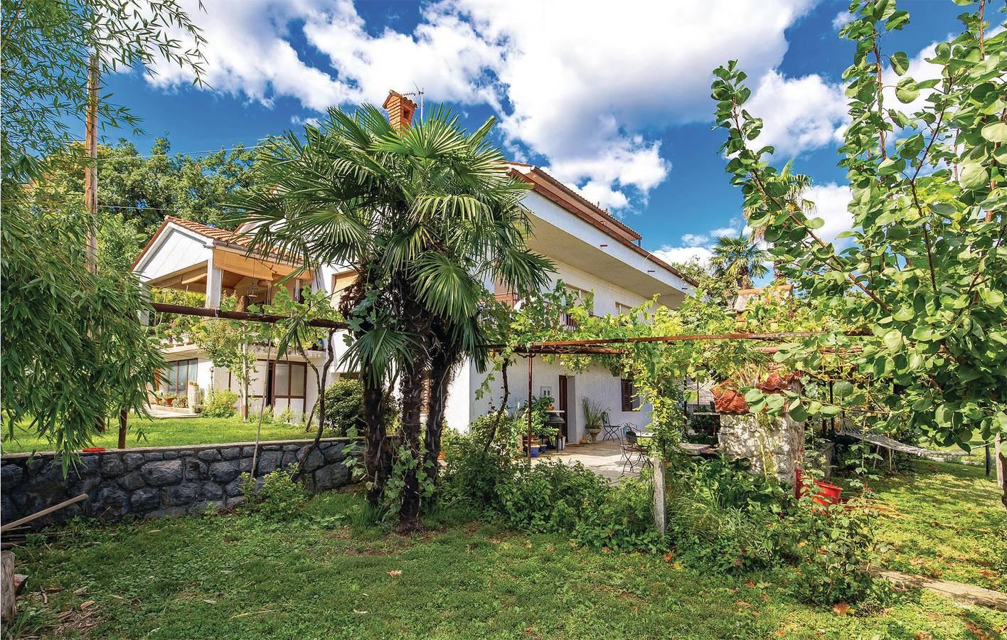 Appartement de vacances entier, Appartement confortable avec terrasse, Wi-Fi et accès à la plage à 2 km in Arhuaco, Opatija Riviera