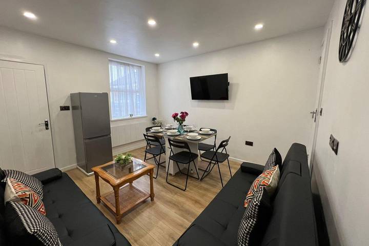 Florence House Sleeps 13 - Free Parking & Garden in Sandwell, Birmingham e dintorni