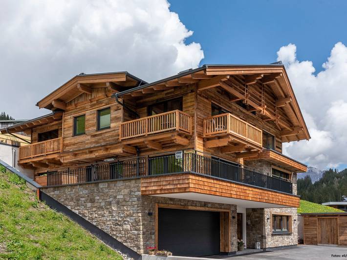 Ferienwohnung für 2 Personen, mit Balkon und Terrasse sowie Garten und Sauna in Hintertux