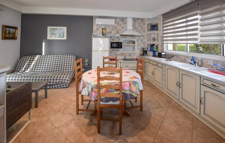Moderne Ferienwohnung mit Pool, Garten und Parkplatz, 2 km von Vaison-la-Romaine entfernt in Vaison-la-Romaine, Parc naturel régional du Mont-Ventoux