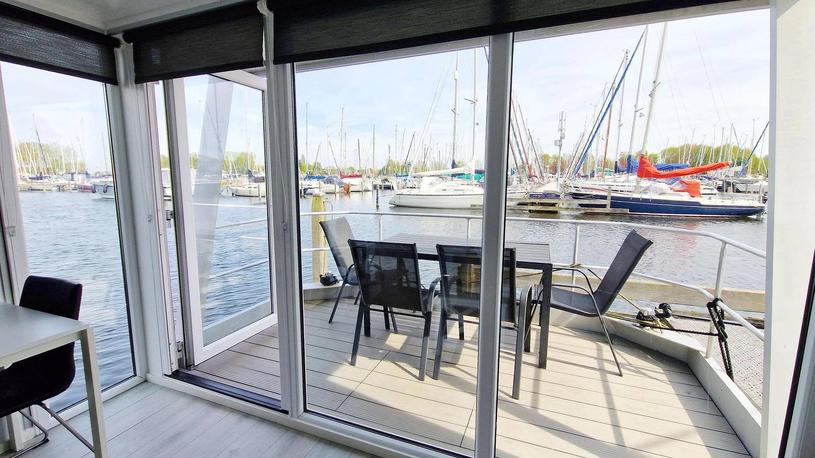 Marina Parcs — Havenlodge met dakterras en balkon (4-6 pers) Naarden in Naarden, Noord-Holland