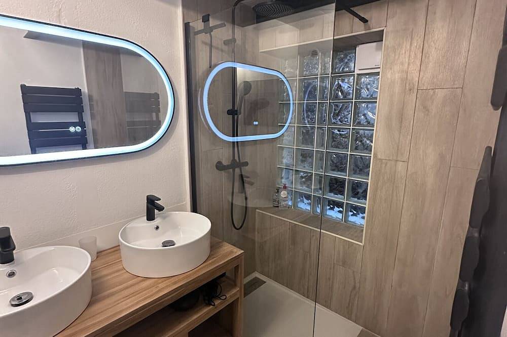 La Madeleine, proche gare, in La Rochelle, La Rochelle region