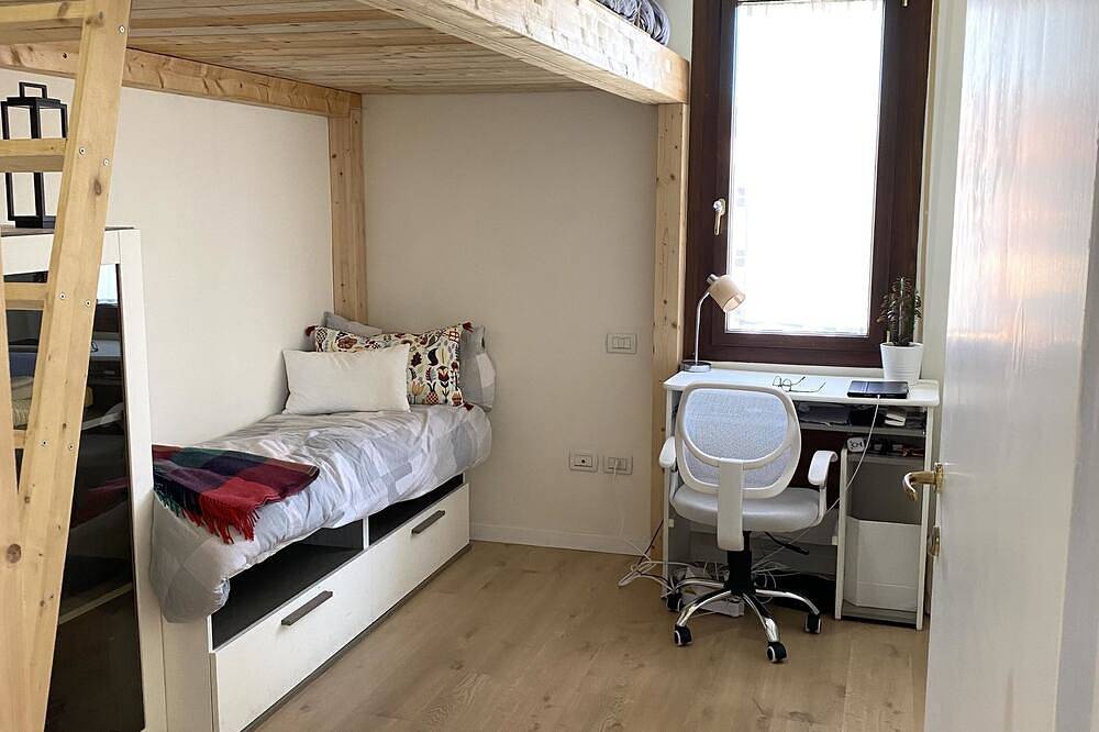 Ganze Wohnung, Rome w/ Seaview-Newly Remodeled, Spacious, Comfortable, Clean, Wifi, Freeparking in Torvaianica, Rom Provinz