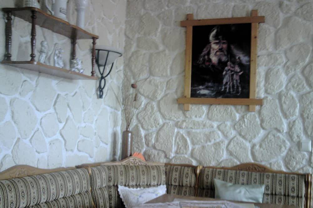 Ganze Wohnung, Gemütliche Ferienwohnung in Meiningen Nähe Dampflokmuseum Stadtrand Wanderwege in Meiningen, Werratal