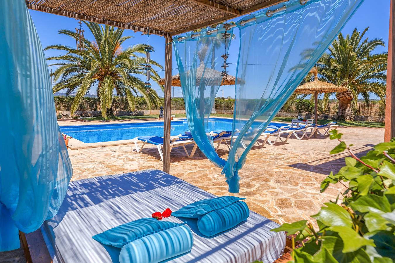 Fantástica casa rural con piscina, terrazas, jardín, aire acondicionado y Wi-Fi in Campos, Mallorca Sur