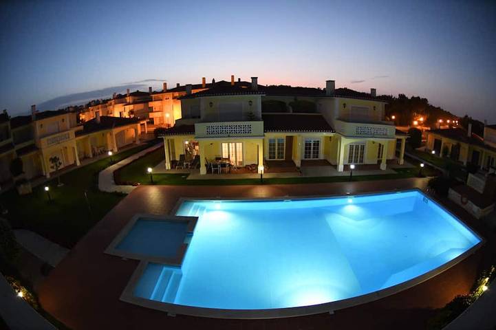 Casa de férias para 5 pessoas, com varanda e jardim e ainda piscina em Amoreira