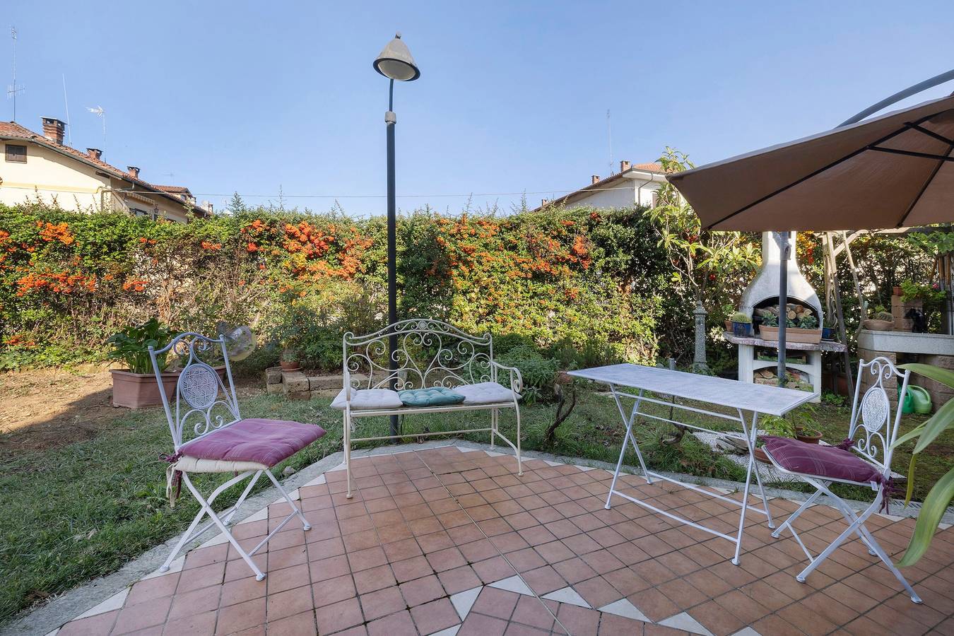 Ganze Wohnung, Ferienwohnung 'La Dimora Nel Roero mit Patio' mit privater Terrasse, Wlan & Klimaanlage in Montà, Cuneo Provinz
