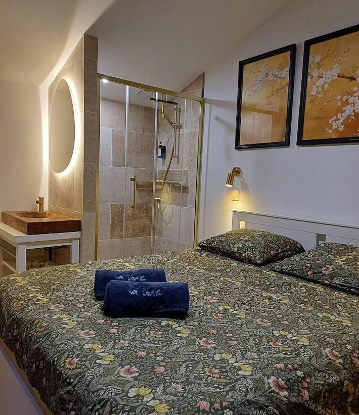 Location de vacances pour 2 personnes, avec terrasse à Pouilly-le-Monial