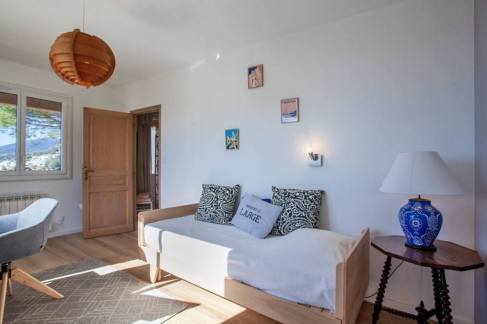 Casa Marinu Muntese near the convent of Erbalunga, with terrace sea view in Erbalunga, Brando