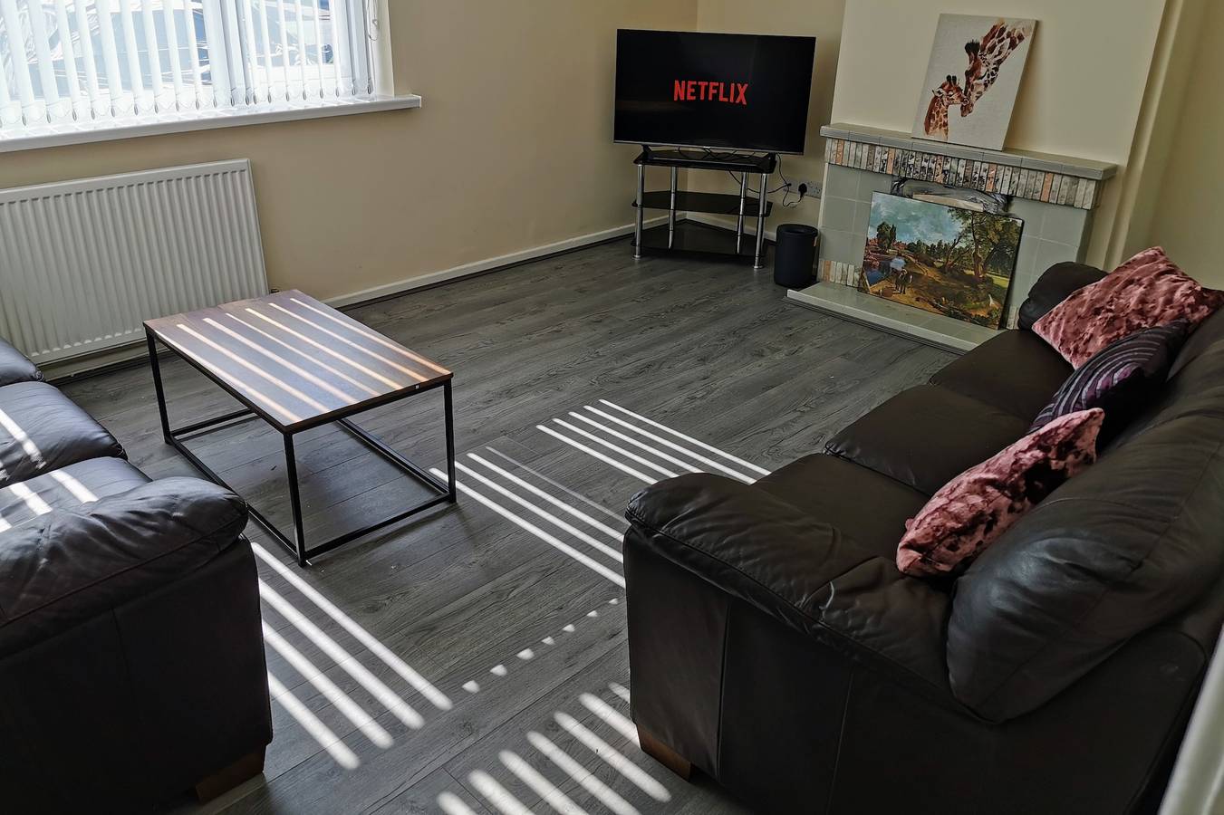 3Bed Full House - Free Parking - Family Friendly! in Wolverhampton, Birmingham Area