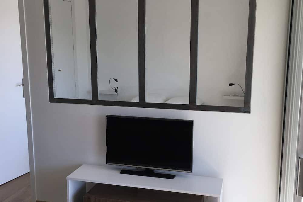 Appartement entier, T2 refait à neuf avec grande terrasse et vue dégagée, les plages à pied -parking in Anglet, Région de Bayonne