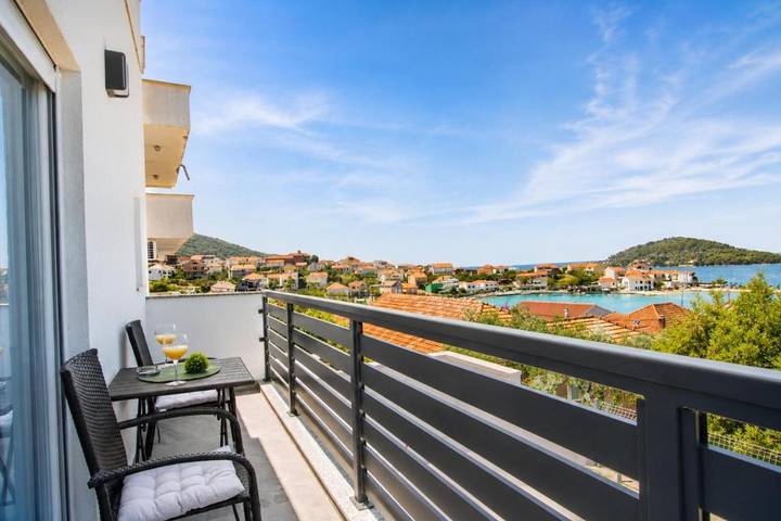 Villa pour 5 personnes, avec Balcon ainsi que Terrasse et Vue à Kali