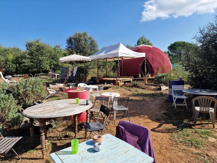 Camping pour 4 personnes, avec Terrasse ainsi que Jardin et Vue