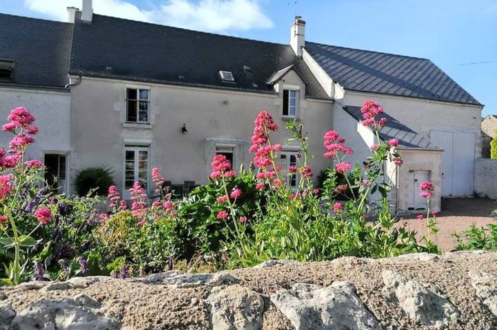 Location de vacances pour 9 personnes, avec jardin dans La Chapelle-Saint-Martin-en-Plaine