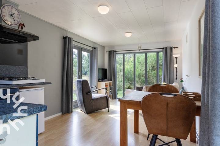 Herrliches Chalet mit Klimaanlage für zwei Personen im Wald in Nationalpark Dwingelderveld