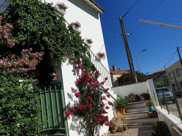 Gîte pour 8 personnes, avec vue et terrasse, animaux acceptés à Le Teil
