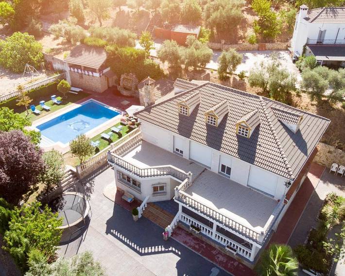 Casa rural para 8 personas, con Terraza y Jardín además de Piscina y Vistas en Valdepeñas de Jaén - 4