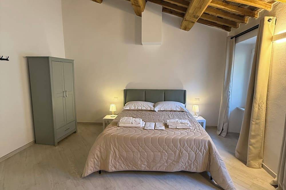 La Dimora di Roberta is located within walking distance of the Fortress and the historic center. in Montalcino, Val d'Orcia