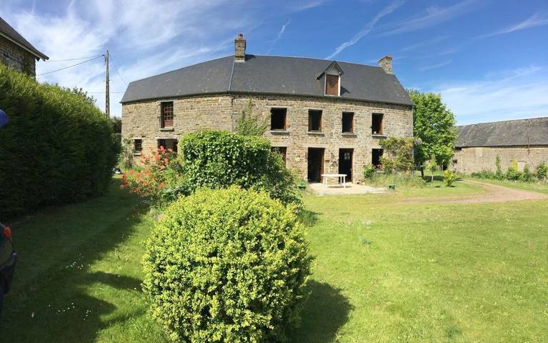 Gîte pour 10 personnes, avec jardin et vue, animaux acceptés à Saint-Lambert