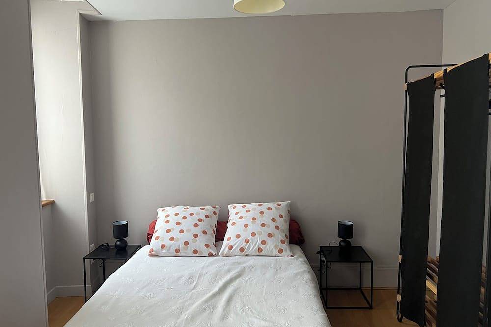 Apartamento entero, Attractive 2-room apartment in historic center of Issoire in Issoire, Macizo Central