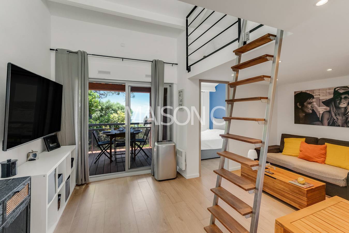 Ganze Wohnung, Apartment „Sea View – Nur wenige Schritte zum Meer“ mit Meerblick, Gemeinschaftsterrasse & Klimaanlage in Rayol-Canadel-sur-Mer, Parc national Port-Cros