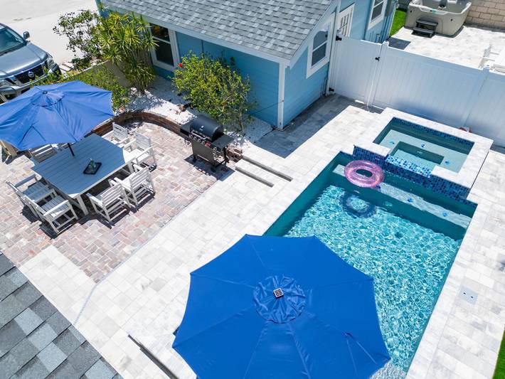 Holiday home for 14 people, with garden and balcony, child-friendly in Florida