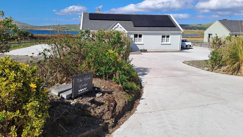 Holiday rental for 6 people, with Terrace and Garden as well as Lake view and View in Portmagee