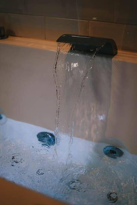 Appartement entier, Ultimate Comfort ! Jacuzzi & Sauna. in Bregille, Besançon