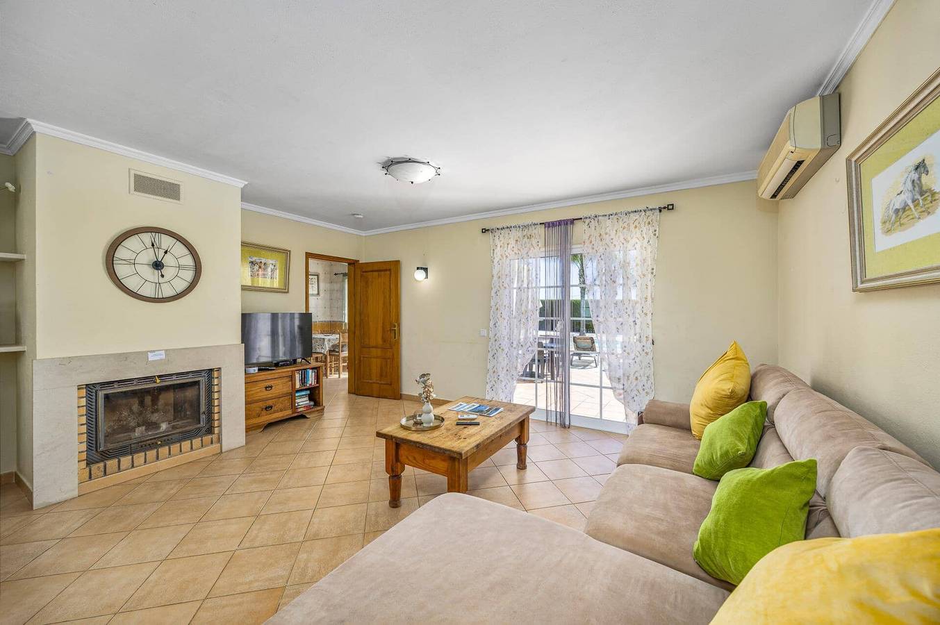 Villa para 8 pessoas com jardim in Almancil, Distrito de Faro