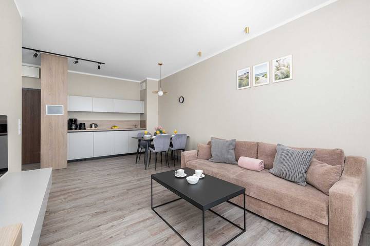 Ferienwohnung für 4 Personen, mit Balkon und Terrasse sowie Pool