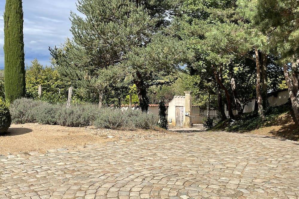 Appartement entier, Indépendance Tranquillité  idéal déplacement professionnel  escapade  amoureuse in Andrézieux-Bouthéon, Montbrison