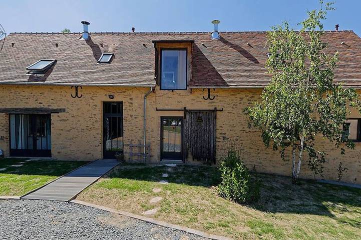 Gîte pour 5 personnes, avec terrasse à Louplande