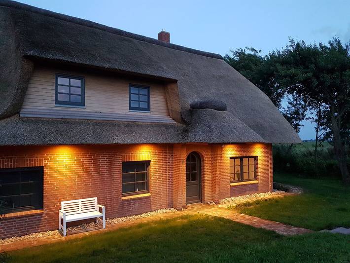 Ferienhaus für 8 Personen, mit Terrasse und Garten in Poppenbüll