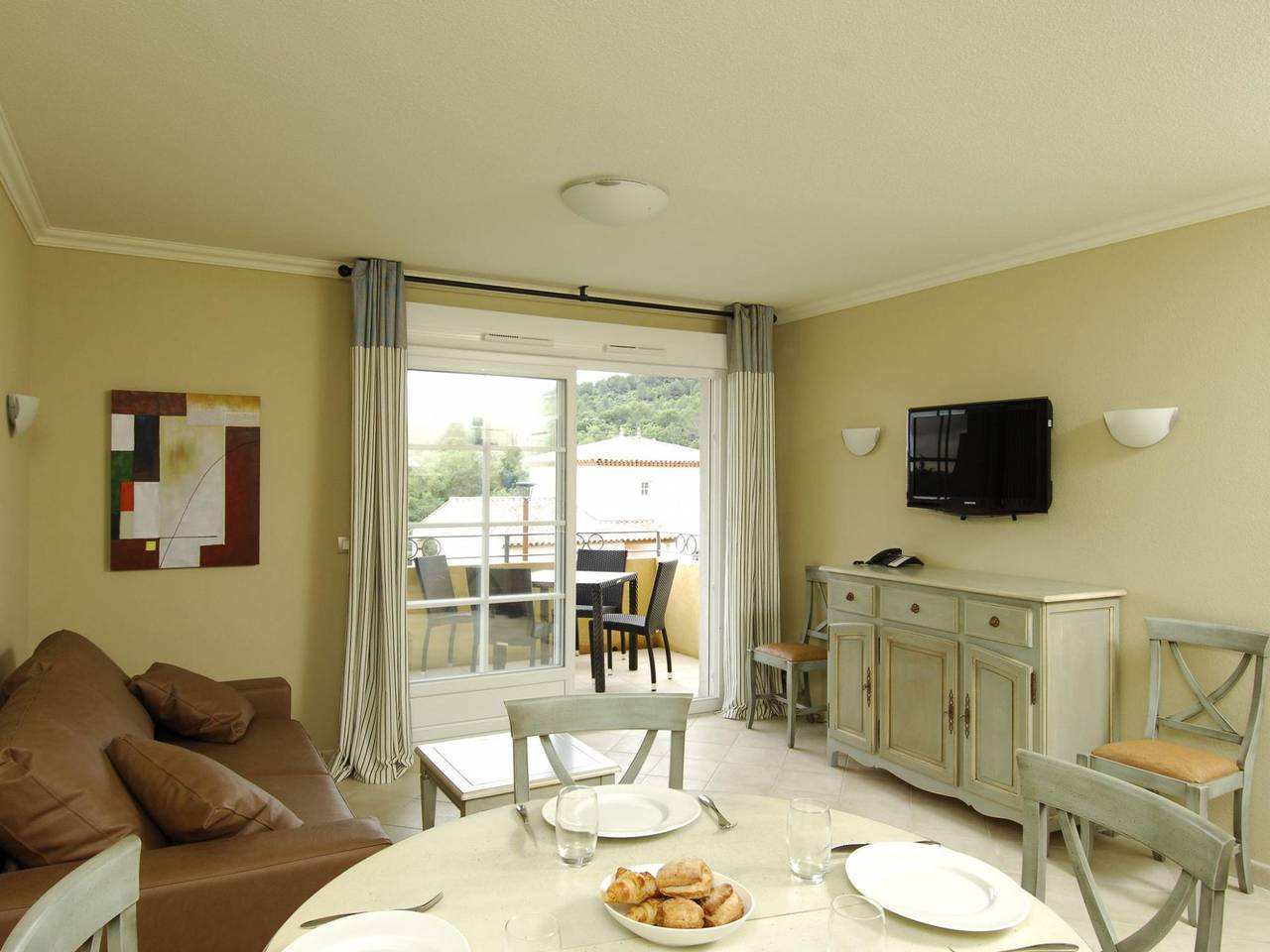 Appartement entier, Beautiful apartment with Ac, near Lac de Saint-Cassien in Callian, Région de Draguignan