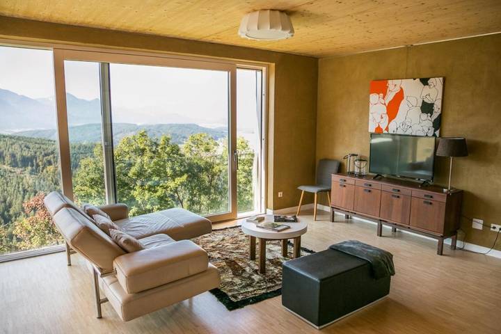 Ferienwohnung für 3 Personen, mit Balkon und Terrasse sowie Garten und Ausblick