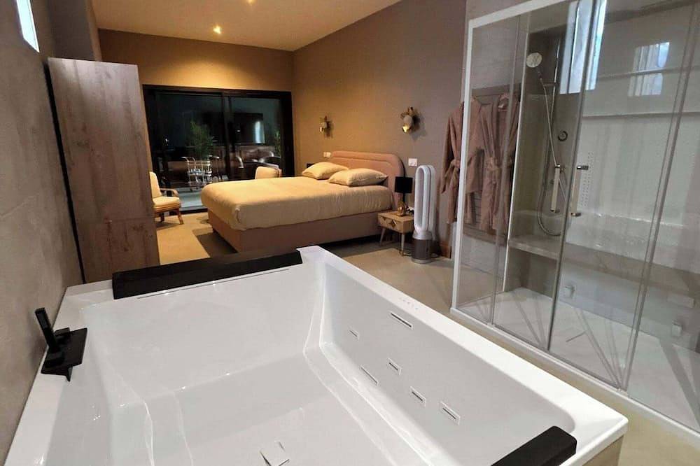 Luxury private suite, the colonial house in Torreilles, Côte d'Améthyste