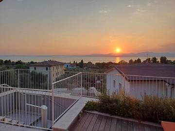 Ferienhaus für 6 Personen, mit Balkon und Seeblick sowie Ausblick am Gardasee