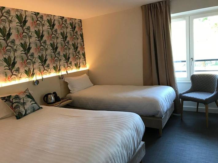 Hôtel pour 2 personnes, avec piscine et balcon à La Balme-de-Sillingy - 3