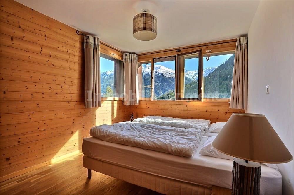 Geheel appartement, Very comfortable flat for 7 people, living room with wood-burner, kitchen area with dishwasher, 2 do in Grimentz, Anniviers
