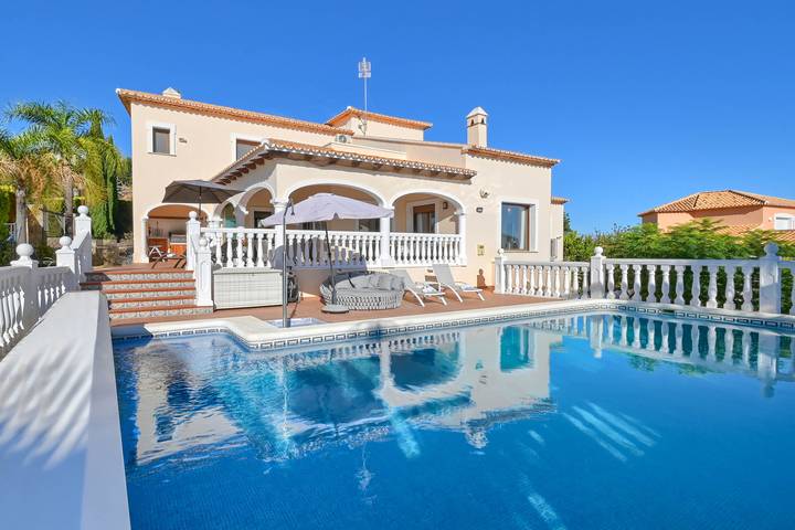 Chalet para 6 personas, con jardín y terraza en La Sella