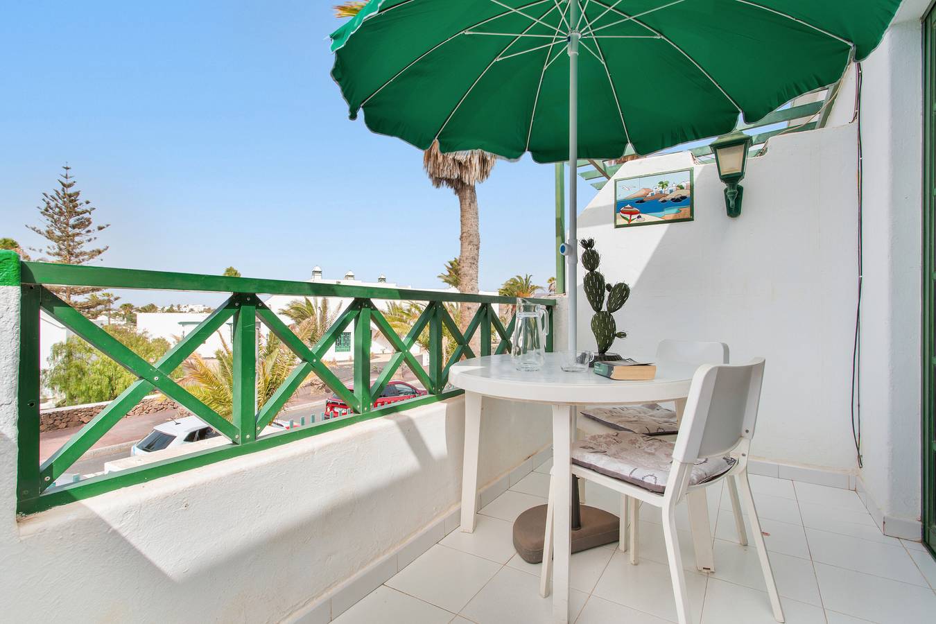 Apartamento entero, Vacaciones 'Clara' con piscina compartida, terraza privada y Wi-Fi in Los Pocillos, Tías