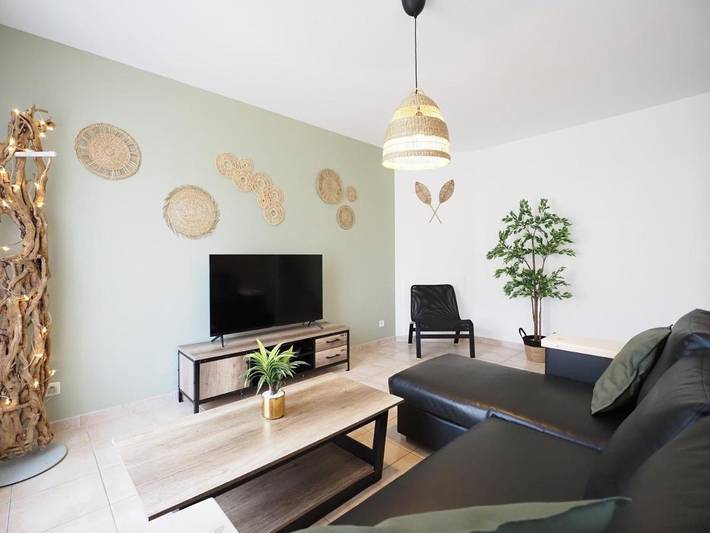 Ferienhaus für 8 Personen, mit Ausblick und Garten in Montagnac-Montpezat