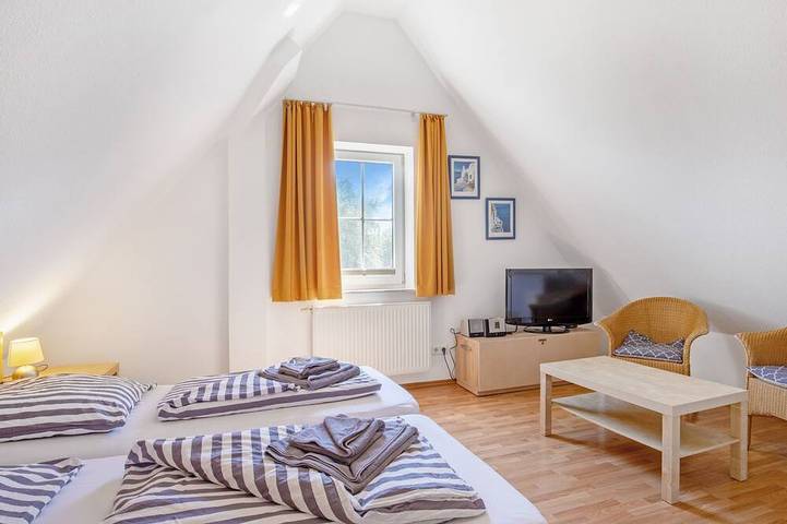 Ferienhaus für 6 Personen, mit Pool und Sauna sowie Garten in Butjadingen - 2